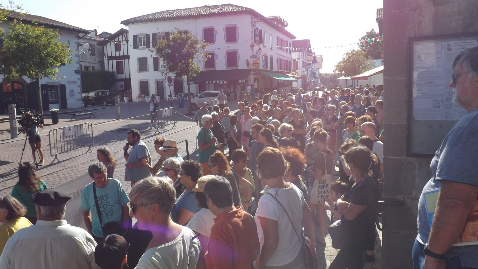 <br />
<b>Notice</b>:  Undefined variable: titre in <b>/var/www/vhosts/bidasoa-etorkinekin.org/httpdocs/views/urrugne.view.php</b> on line <b>28</b><br />
